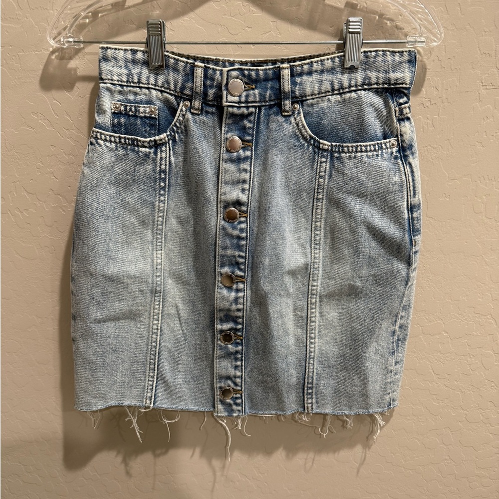 H&M Women's Light Blue Denim Button-Front Mini Skirt